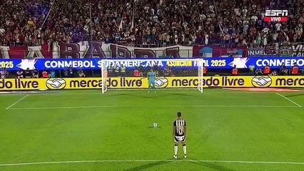 La gran atajada de Losada en los penales para que Lanús gane la Copa Sudamericana