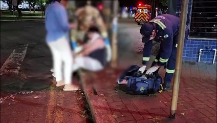 Colisão entre carro e moto deixa motociclista ferido na Rua Erechim