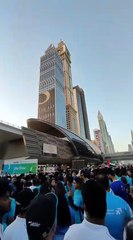 Crowds wait to start Dubai Run