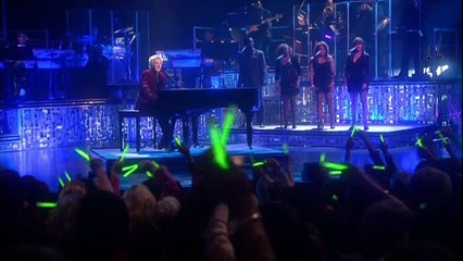 I Write the Songs (Bruce Johnston cover) - Barry Manilow (live)