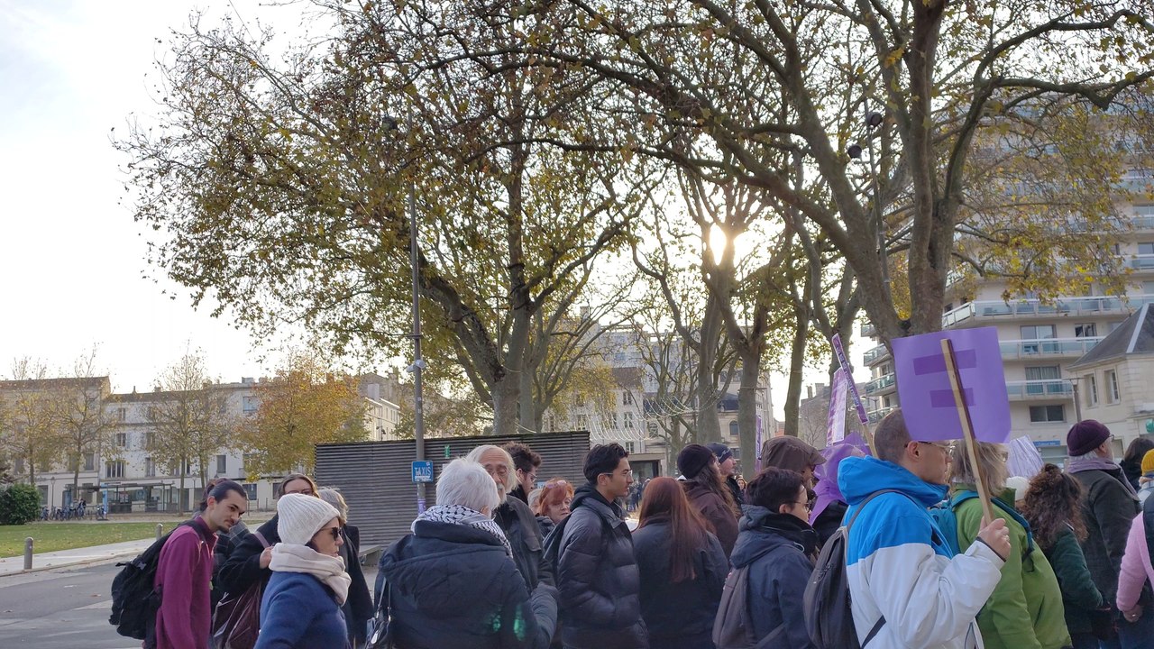 manifestation Nous toutes 79 Niort le 221125