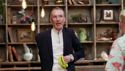 The Bidding Room - Season 7 Episode 14 - Clown Ring Toss, Podiatry Charts, Barber’s Chair