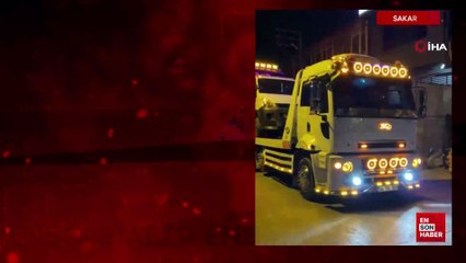 Sakarya’da bir çekicinin üzerine 3 çekici yükledi