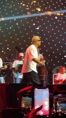 عمرو دياب 🎤 انا لا بتخطفنى ملامح ولا باخد بالشكل ... قمر 🌕قمر🌕