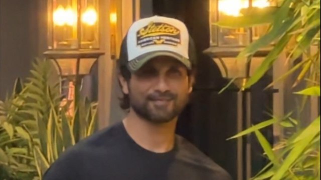कूल लुक में स्पॉट हुए Shahid Kapoor