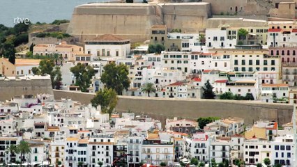 Ibiza: Descubre la Isla de la Fiesta y Relájate Como Nunca Antes