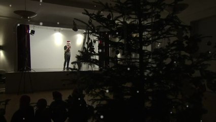 18-årige Simon fra Klim med årets nordjyske julehit (Mogens Julespecial ~ 2013) TV2 NORD