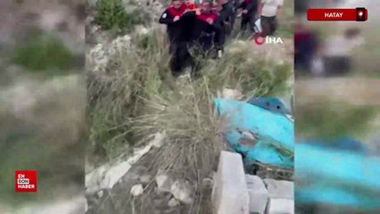 Hatay'da yürüyüş esnasında kayalıklardan düştü