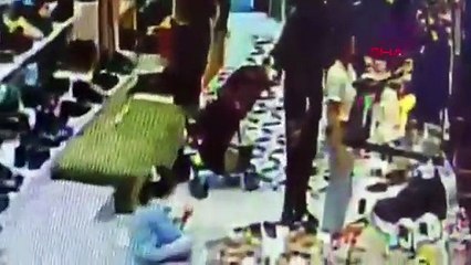 Beyoğlu’nda iş yerlerinden valiz ve telefon çalan şüpheli tutuklandı