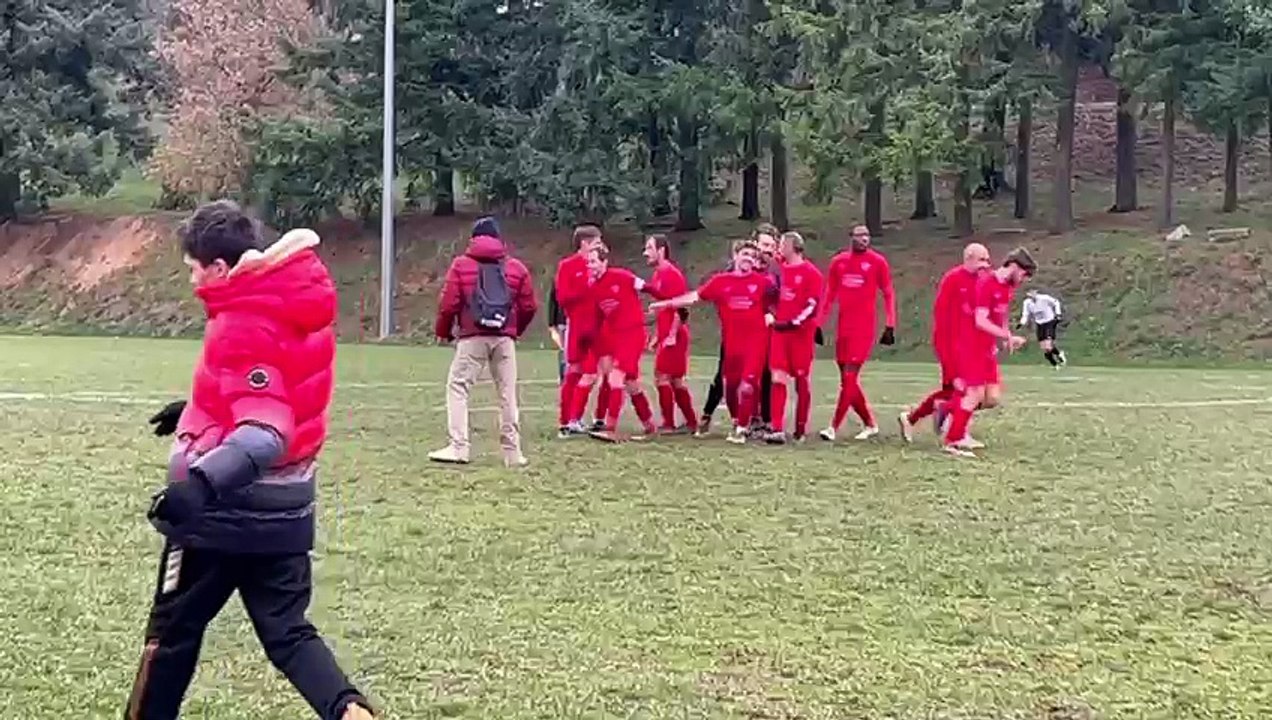 LA VIDÉO DE L'ENTRÉE DES JOUEURS AS DU PIC VS FC BREN DIMANCHE 23 NOVEMBRE 2025