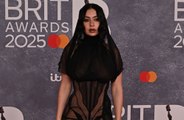 Charli xcx admite que ser una 'estrella del pop' es 'muy divertido', pero a veces también es 'estúpido' y 'vergonzoso'