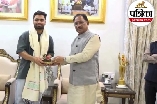 Raipur: भारतीय क्रिकेट टीम के बल्लेबाज़ रिंकू सिंह ने सीएम साय से की मुलाकात