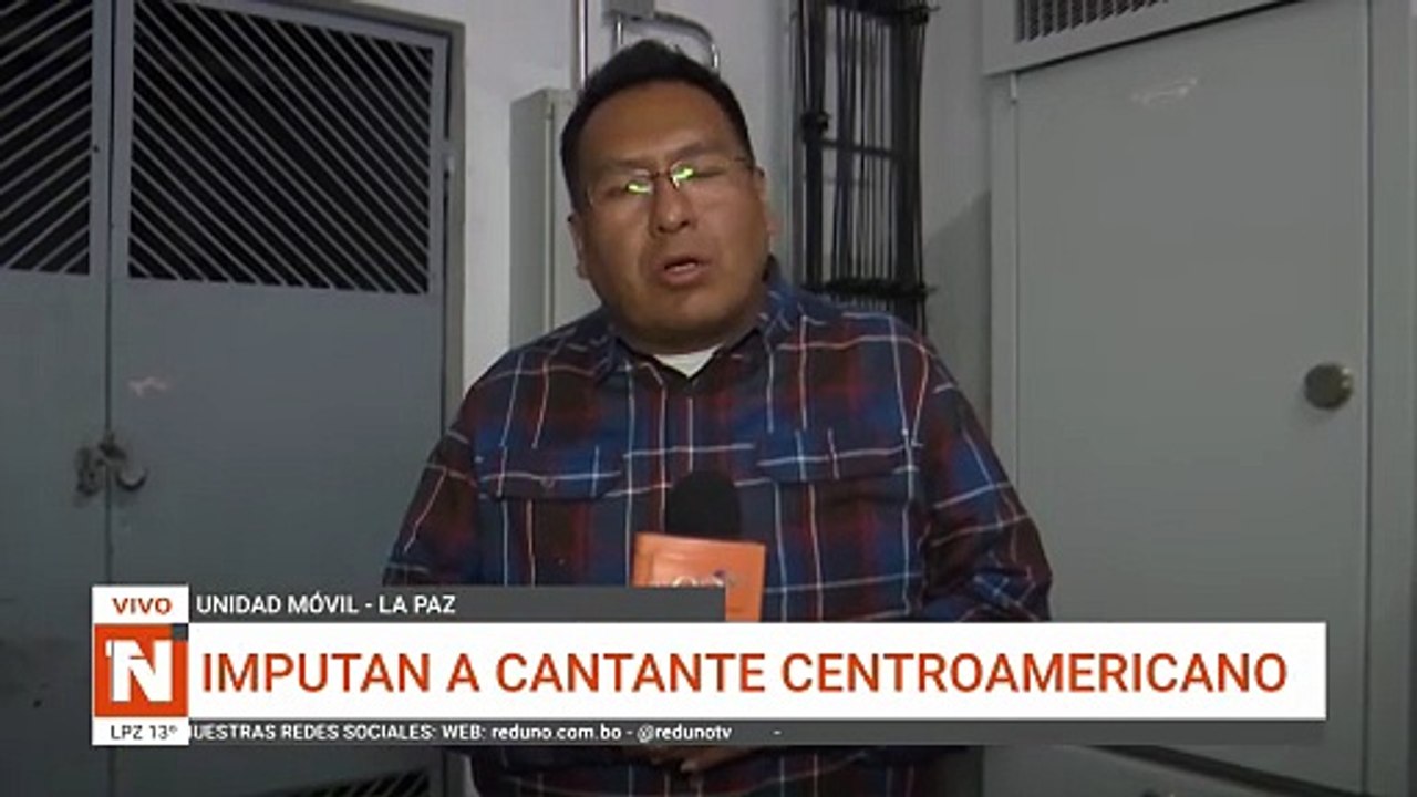 Imputan a cantante