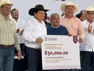 Entregan 97 mdp en apoyos al campo yucateco y firman nueva Ley de Ganadería en Xmatkuil