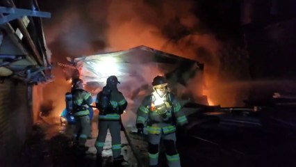 합천 돈사에서 불...돼지 7백여 마리 폐사 / YTN