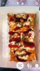 Oven-Gratinated Tacos with Peppers & Olives – A Flavor Explosion! #GratinatedTacos #FrenchTacos #BellPeppers #Olives #CheeseLovers