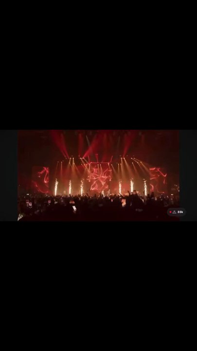 Seyi Vibez & Asake joined Olamide on stage to perform "99" at the OVO Arena in London 🇬🇧🔥