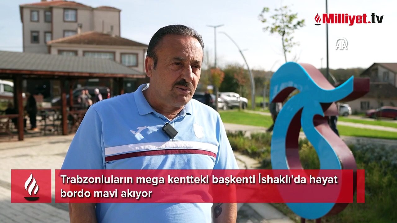 İstanbul’da Trabzon ruhu! Bu köyde her şey bordo-mavi, sokak lambalarından ev cephelerine kadar