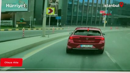 Kağıthane'de trafikte tartıştığı sürücünün kapısını açmak istedi, otomobil ilerleyince yere düştü