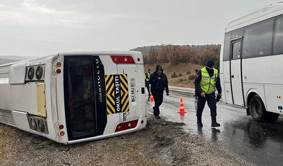 Konya'da okul servisi devrildi; Çok sayıda öğrenci yaralı