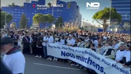 Marsilya'da binler, aktivistin kardeşinin cinayeti sonrası uyuşturucu kaynaklı şiddete karşı yürüdü