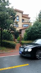 [Completed] Forced into a divorce by her CEO husband's childhood sweetheart, three years later she returns as a highly sought-after miracle doctor with triplets. Her ex-husband recognizes her and tries to coax her and the kids back home, but the triplets.