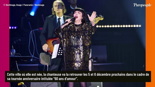 Mireille Mathieu passe la majeure partie de l’année à Neuilly, mais retrouve toujours, pour les fêtes, sa maison du Sud qu’elle affectionne tant