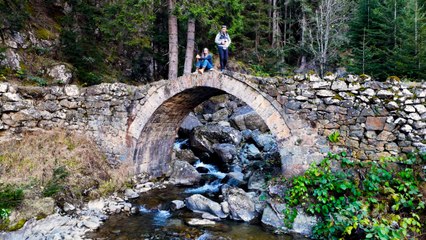 Anlamlı güne özel yürüyüş: Şehit öğretmen 'Kayıp Santa Yolu'nda anıldı