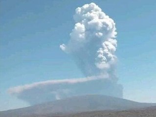 Vulkan Hayli Gubbi schleudert Asche bis zu 14 Kilometer in die Luft