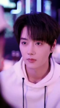 [Completed] She woke up to find herself transmigrated into the body of a fat woman in the 1980s. Her fiancé dumped her right away, and she was mocked for being unwanted. Undeterred, she used a spatial system to lose weight and become