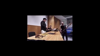 «Je so' pazzo», le prove dell'omaggio di Vasco Rossi a Pino Daniele al Maradona