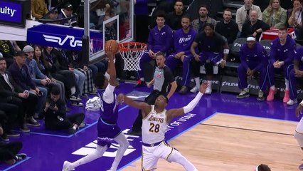 Jazz - Ace Bailey réussit un énorme dunk alley-oop
