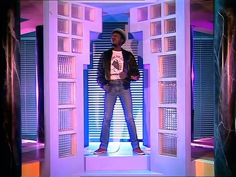 Jimmy Cliff chante son tube Reggae Night