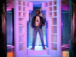 Jimmy Cliff chante son tube "Reggae Night"