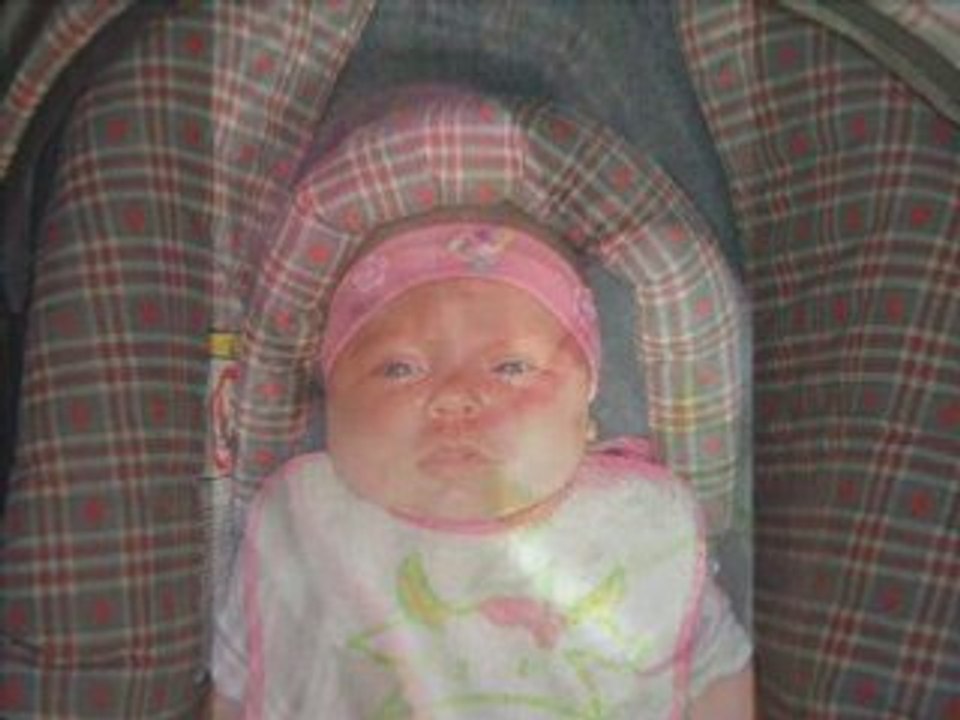 Alyssa 1 mois