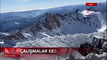 Hakkari'de karla mücadele çalışmaları aralıksız sürüyor