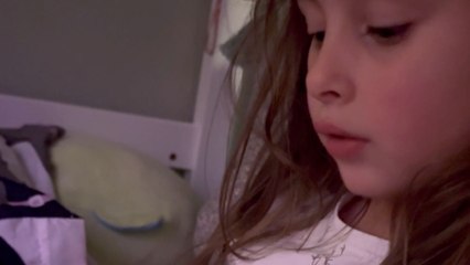 Little girl reads 'birds' in Glaswegian accent and ignores mom’s correction