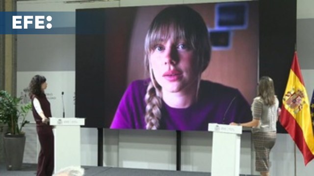 Ester Expósito y la crueldad de la violencia vicaria en la campaña del Gobierno por el 25N