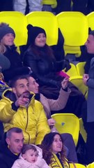 "¡Que momentazo!": Romántica pedida de mano en el partido entre el Villarreal y Mallorca (VIDEO)
