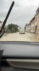 Maltempo, strade allagate a Chiazzano (Pistoia)