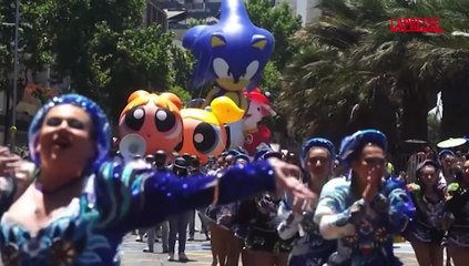 Cile, in migliaia nelle strade di Santiago per la parata di fine anno