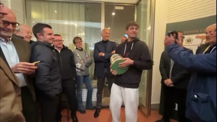 Cobolli a Roma, accoglienza da re al circolo Tennis Club Parioli: «Questo successo è anche il vostro»
