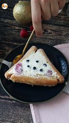 You don't need a mould to make this cabin-shaped red berries log!