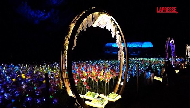 Londra, alla Kenwood Hause la magia di Peter Pan: le immagini dello spettacolare gioco di luci