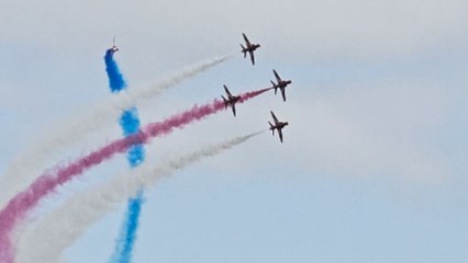 Red Arrows put on a breathtaking show at the 2025 Eastbourne Airshow