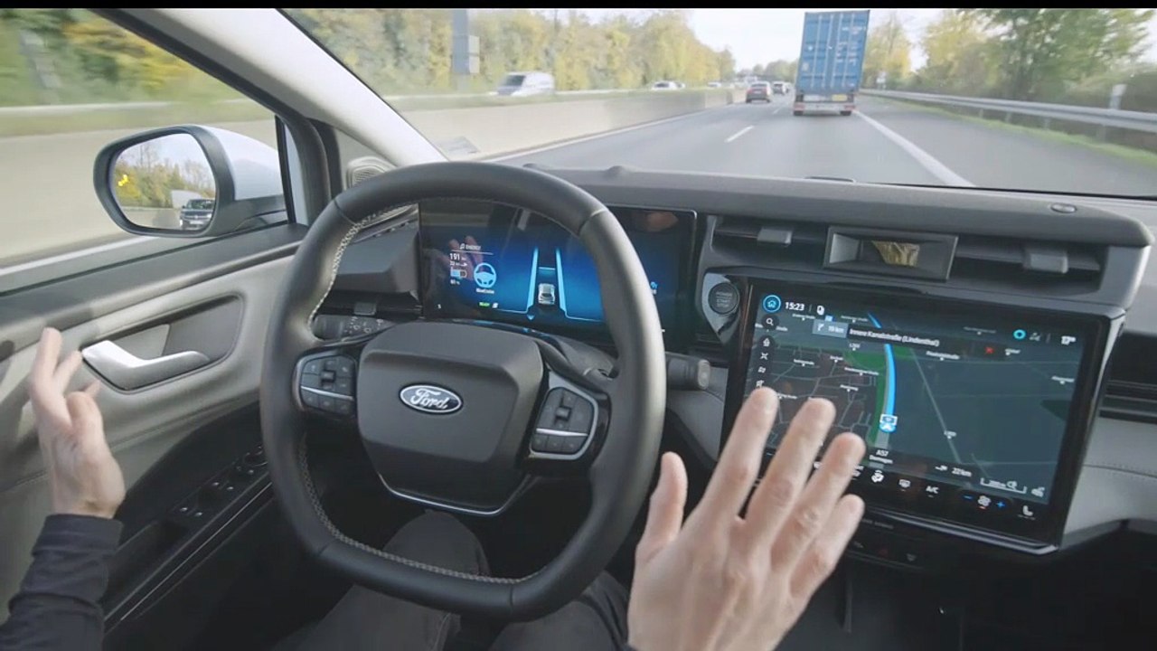 La conduite Ford BlueCruise permet la conduite autoroutière "mains libres, yeux sur la route"