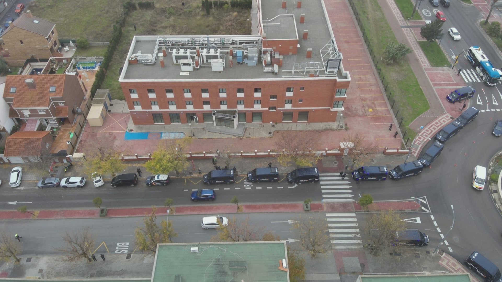 Desalojan a 80 personas tras okupar masivamente un hotel en Parla