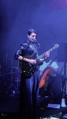 Emma Nolde omaggia Ornella Vanoni cantando 'Domani è un altro giorno'