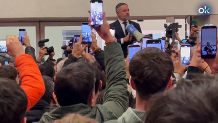 Abascal con manda un mensaje de fuerza al PP de Aragón: más de 1.700 personas en el mitin de Zaragoza