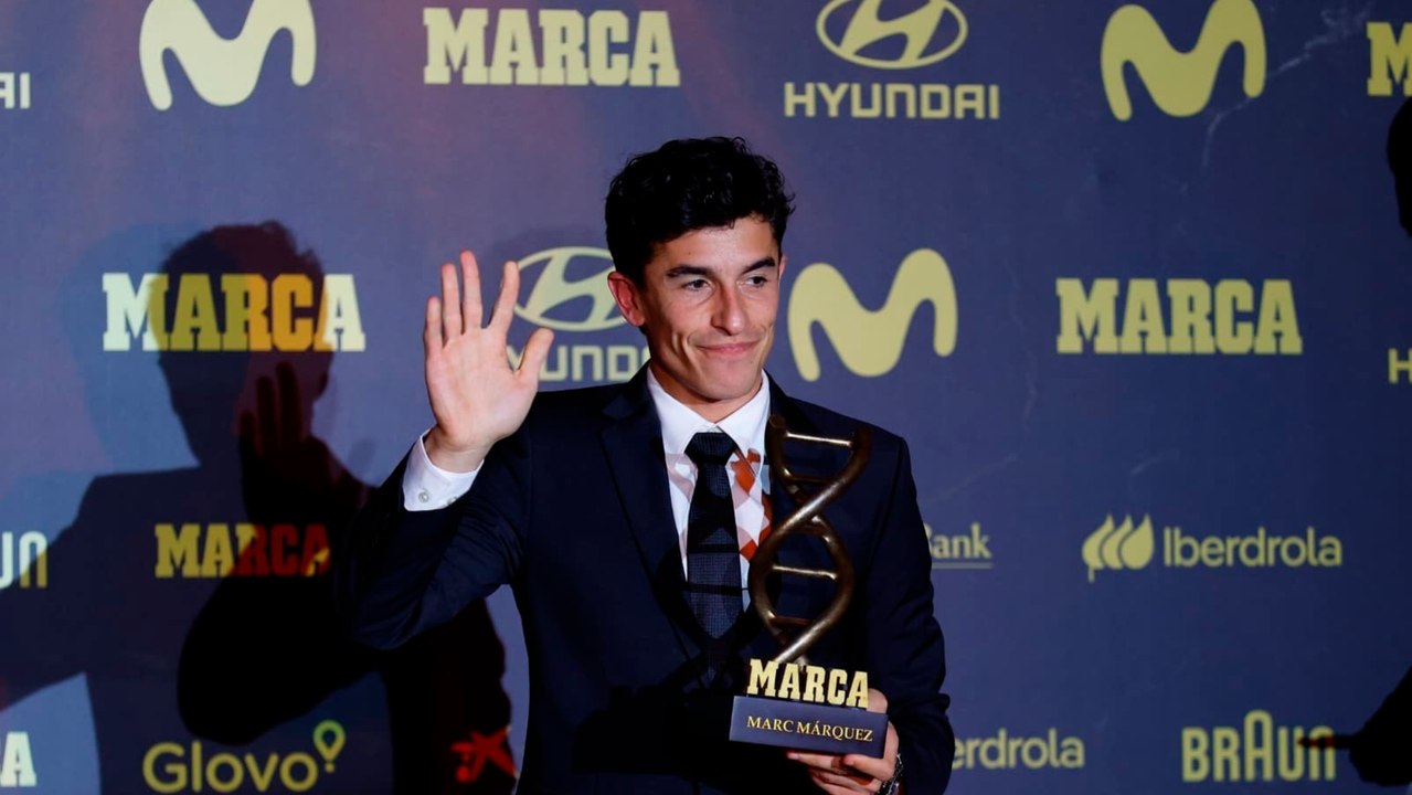 Marc Márquez, premiado en la Gala MARCA tras su Mundial: "Sigo sin voz"